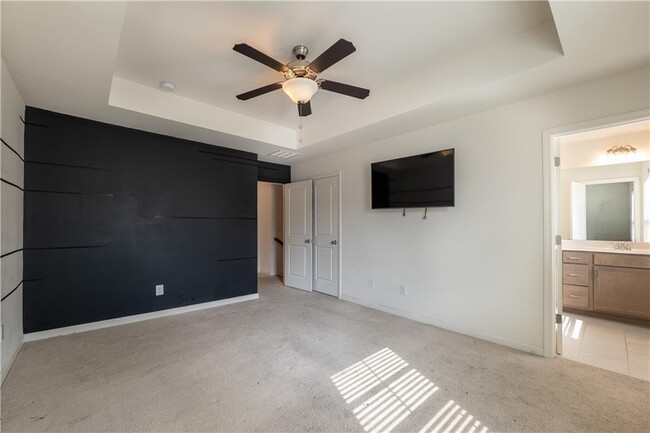 Building Photo - 915 Society Cir