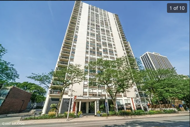 Building Photo - Sunny 1bd condo with huge window & great c...