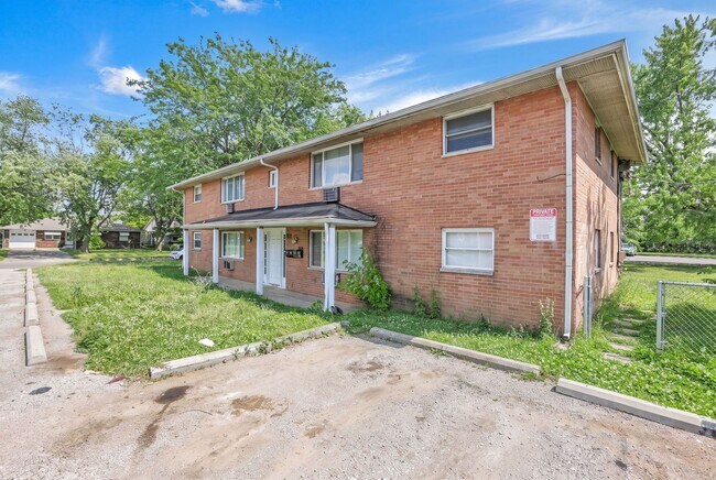 Building Photo - 861 Kingsford Rd