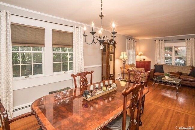 Building Photo - 2 Elm Pl