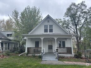 Building Photo - 2904 Crown Point Ave