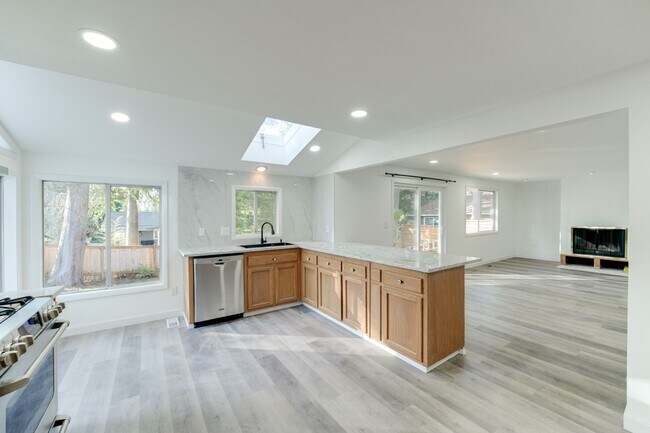 Building Photo - 12225 105th Ave NE