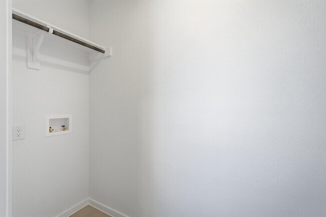 Building Photo - 1000 Calley Pear Trl