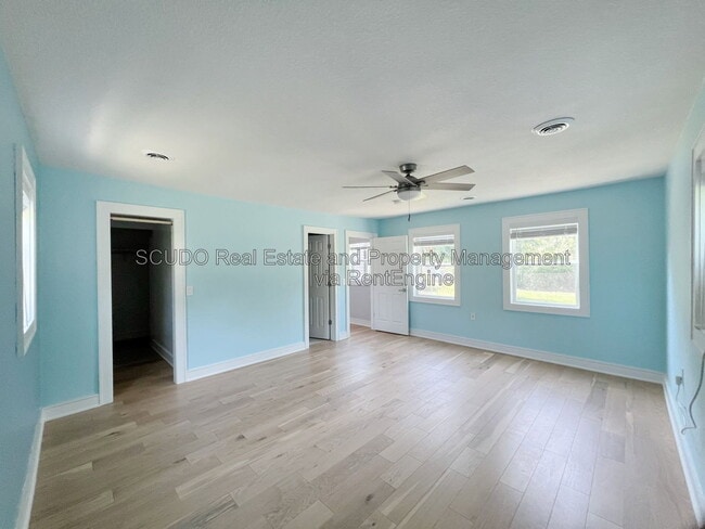 Building Photo - 5802 N Park Ave