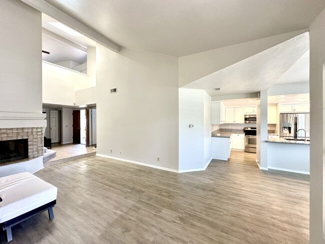 Primary Photo - 15880 Avenida Villaha