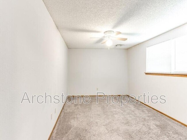 Building Photo - 2524 Boxwood Ave