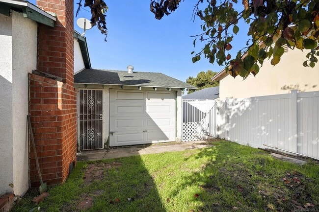 Building Photo - Chula Vista