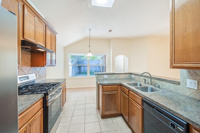 Building Photo - 8027 Daylilly Creek Dr