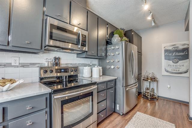 Building Photo - 3404 Douglas Ave