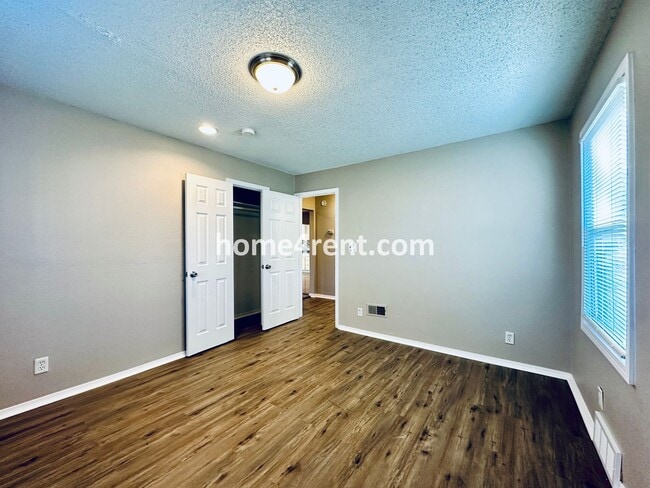 Building Photo - Featuring Wood Floors, SS Appliances, Upda...
