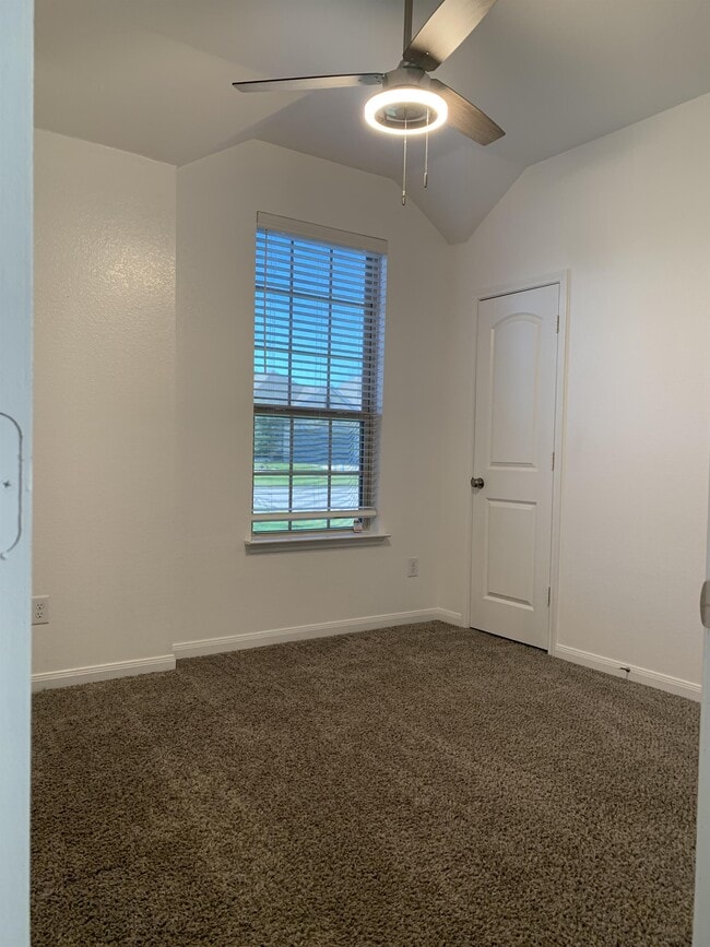 Building Photo - 1231 Lilac Ledge Dr