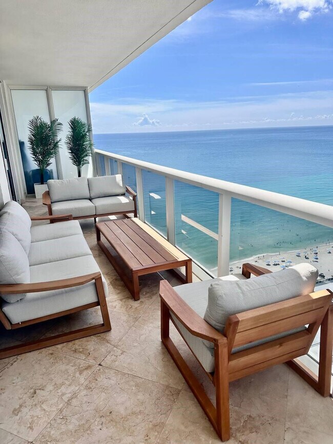 Building Photo - 1830 S Ocean Dr