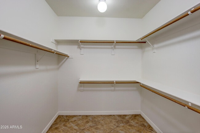 Building Photo - 1918 E Marilyn Rd