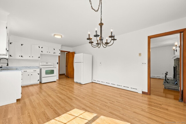 Building Photo - 5 Saviano Ln