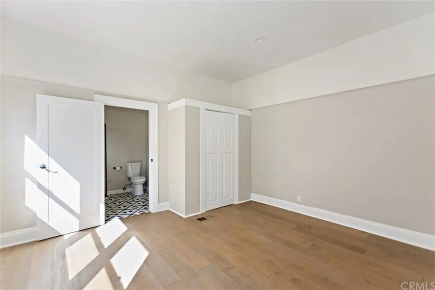 Building Photo - 1705 S Burlington Ave