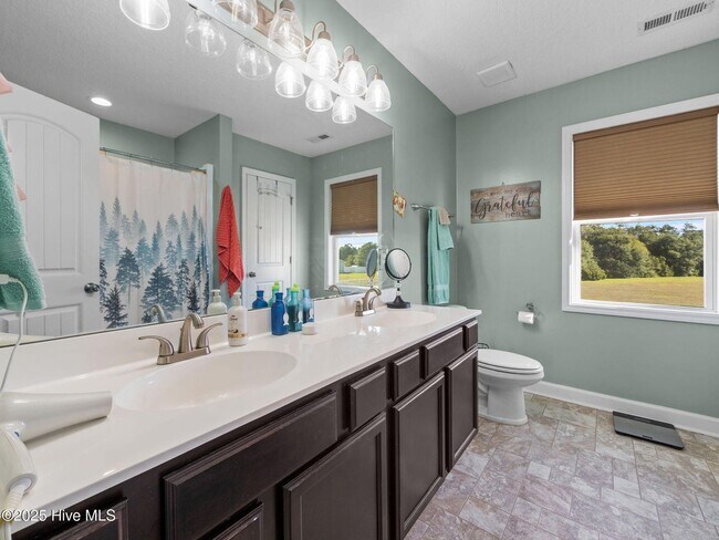 Building Photo - 216 Shell Rock Landing Rd