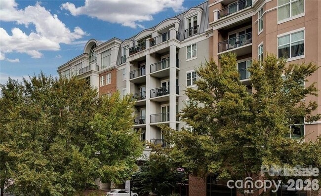 Building Photo - 4620 Piedmont Row Dr