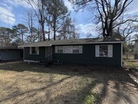 Building Photo - 145 E Santa Clair St