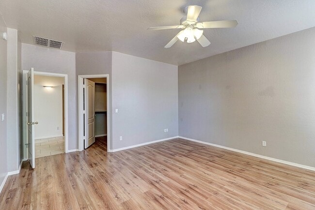 Building Photo - 3050 E Merlot St