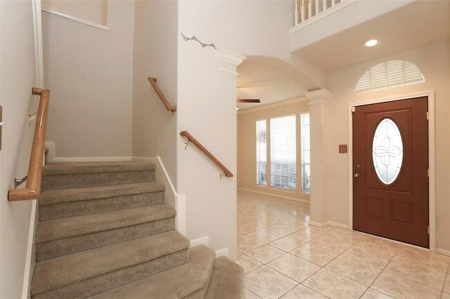Building Photo - 10511 N Shadowdale Dr