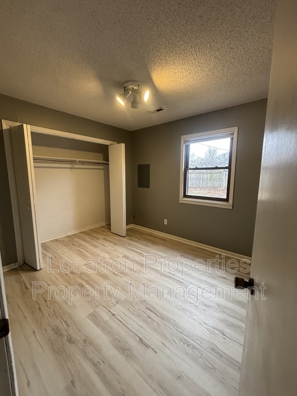 Building Photo - 331 Clayton Ct