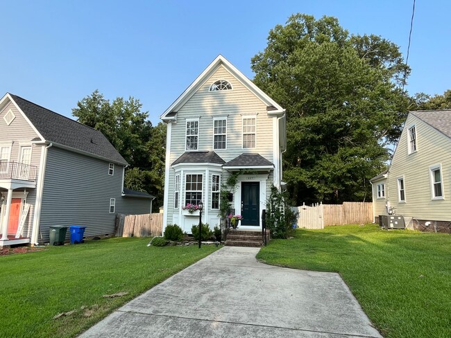 Building Photo - Premier 3BD, 2.5BA House in Downtown Fuqua...