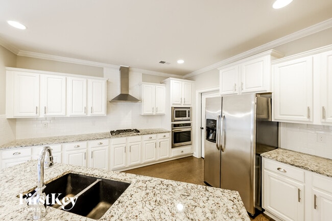 Building Photo - 1205 Hunters Gate Dr