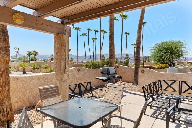 Building Photo - SPACIOUS CONDO WITH POOL