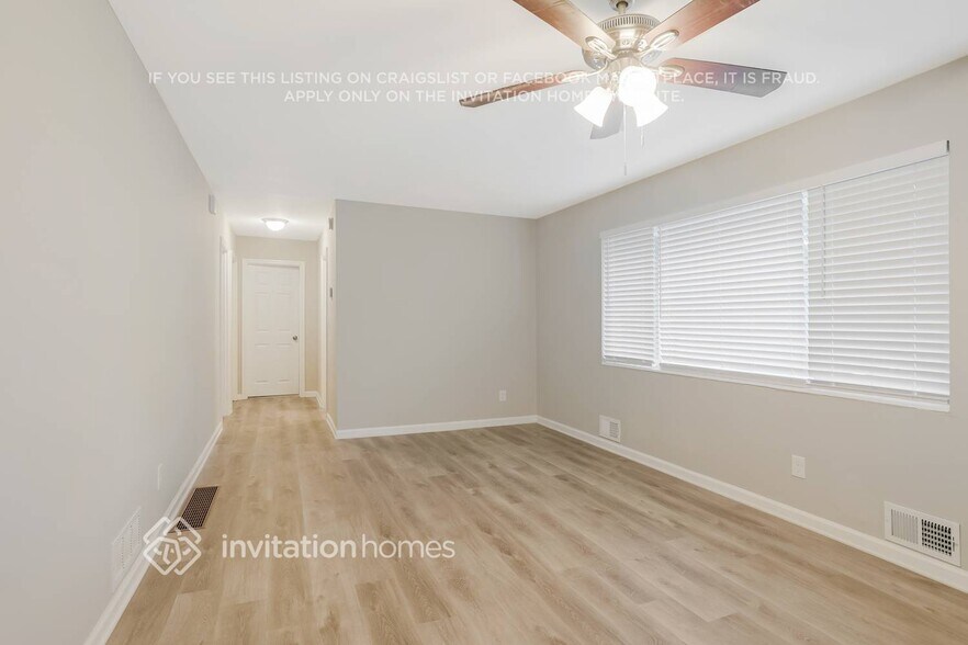 Building Photo - 8490 Meadowbrook Dr