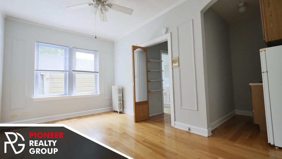 Building Photo - 2825 N Burling St