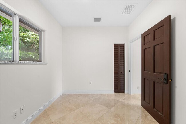 Building Photo - 9400 SW 93rd Ct