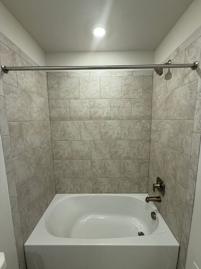 Building Photo - New Townhome Near Route 50 & Downtown Cambridge- RENT SPECIAL Free 2nd Months Rent