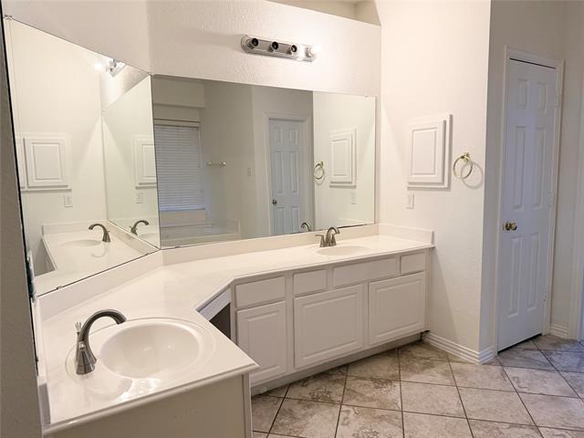 Building Photo - 4516 Avebury Dr