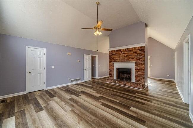 Building Photo - 3101 Brooks Dr