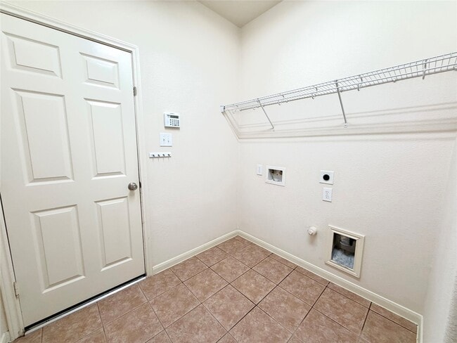 Building Photo - 25122 Southbriar Ln