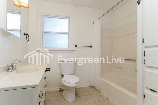 Building Photo - 9001 E 66th Ter