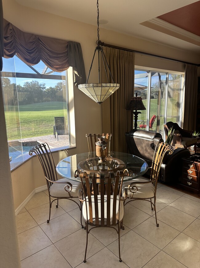 Building Photo - 566 Planters Manor Way