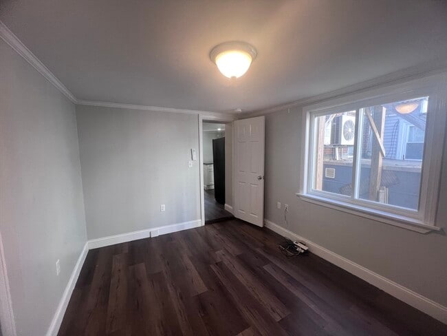 Building Photo - 315 Meridian St