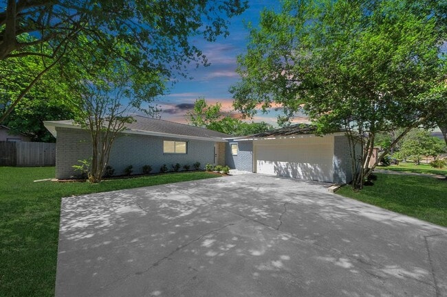 Building Photo - 14223 Ella Lee Ln