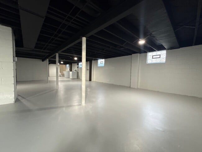 Building Photo - SFH Montgomery