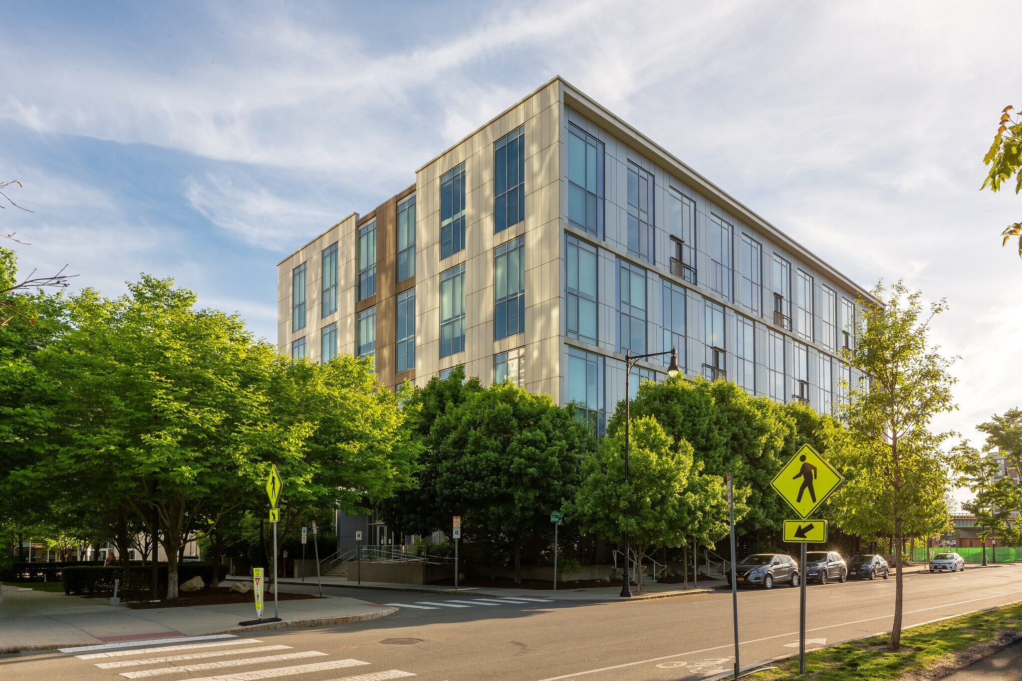 Building Photo - 2 Earhart St