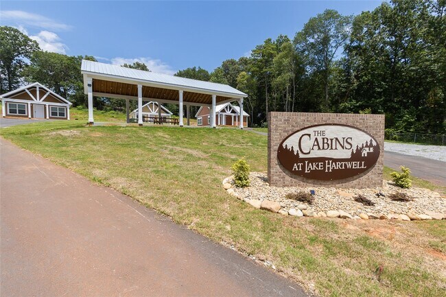 Building Photo - 1025 Smyzer Rd