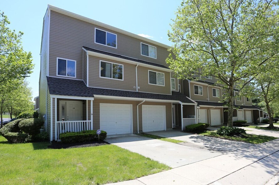 Building Photo - Northampton Crossing Townhomes