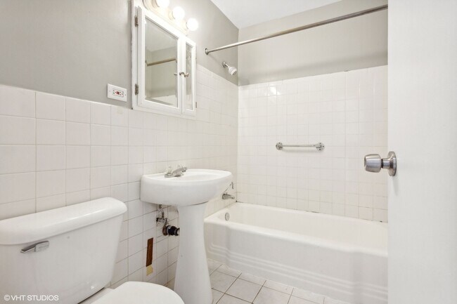 Building Photo - 1516 Hinman Ave