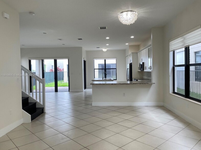 Building Photo - 3316 W 98th Pl