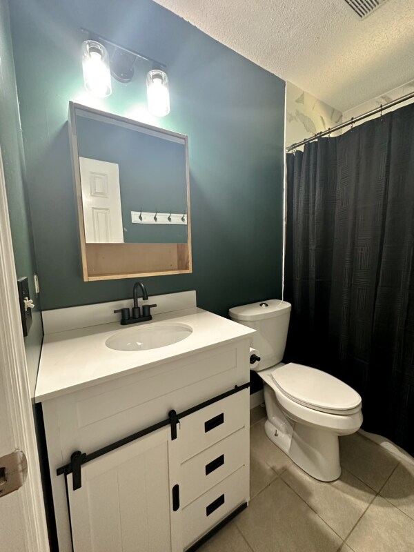 Building Photo - 13 Grandiflora Ln