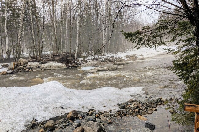 Building Photo - 66 Paquette Dr