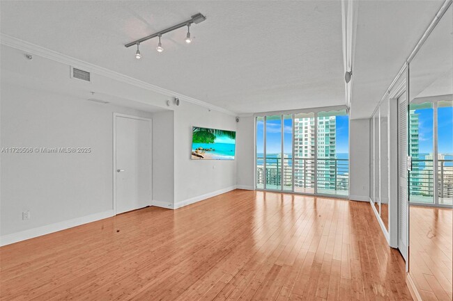 Building Photo - 325 S Biscayne Blvd