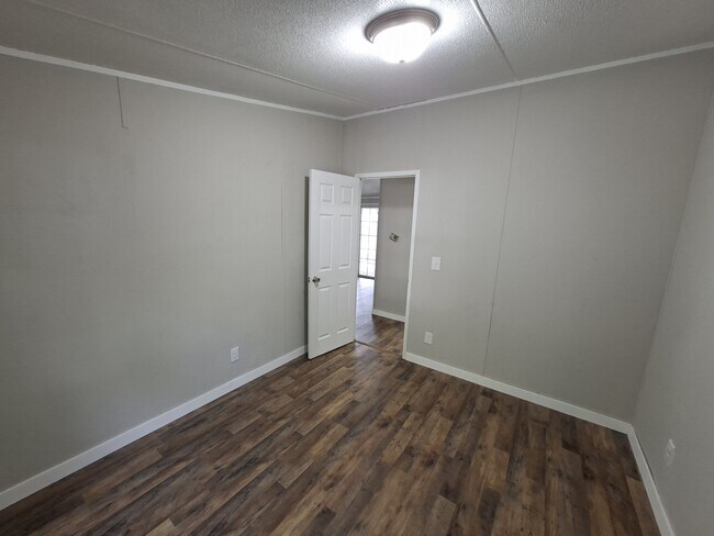 Building Photo - 111 Carnes Blvd