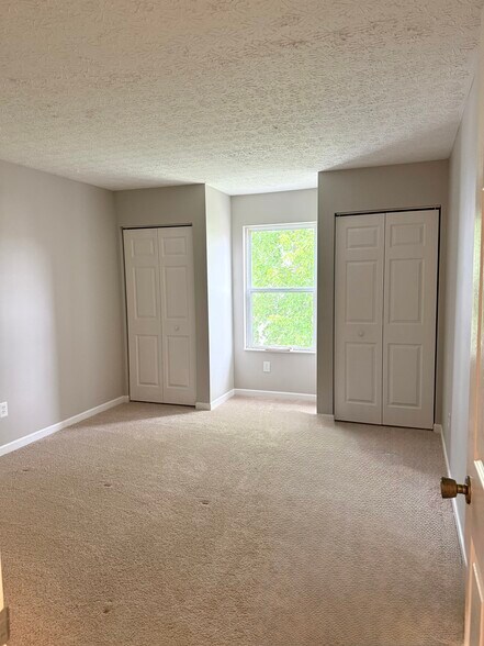 Building Photo - 6370 Bellinger Dr